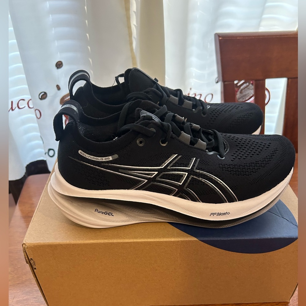 New in Box ASICS GEL-Nimbus 26 Women’s 8 Wide